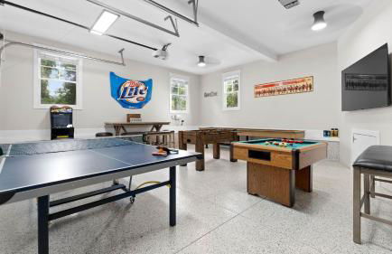 Pool • Hot Tub • Game Room • Fire Pit • Lakefront Paradise Pointe by AvantStay - Foto 6