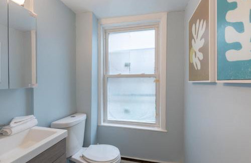 Central 3 Bed 1 Bath in Historic Building - Foto 10