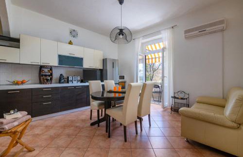 Sea apartment by beach Vine, olive oil tasting, kajaks, grill - Photo 7