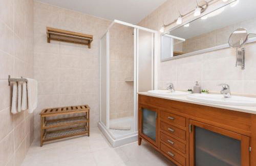 Home2Book Esmeralda Beach, Resid Playa Paraíso - Photo 20