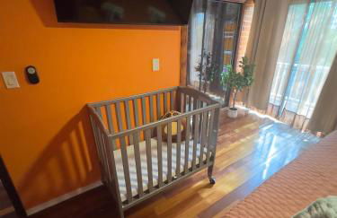 Stunning! Pocono Escape! HotTub Sauna Pool Ski Pet-Friendly Firepit Game Room Fireplace BBQ Lakes Tennis Fishing - Foto 30