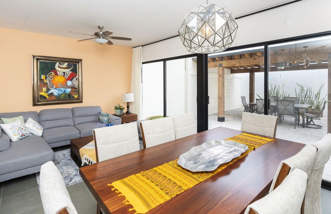 4BR Oasis with Pool & Gym at Nueva Escondida - Foto 15