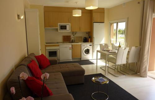 Beach & Sea Apt, Fast WIFI, Airco, Private Parking and Pool - Foto 17