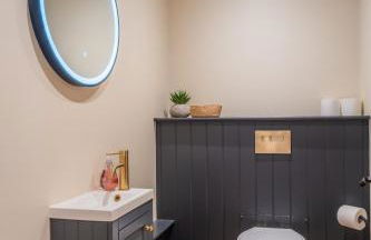 Luxury Riverside Duplex Apartment for 4 - Photo 22