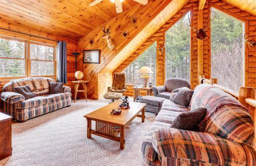 Spacious Log Home with 13 Acres, Ponds and Fire Pit! - Foto 15