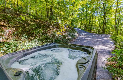 Modern Chalet w Hot Tub, Large Deck, Grill & WiFi - Foto 25