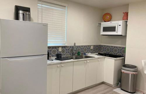 Separate Unit with 2 Bedrooms/One Bathroom in Pleasant Hill - Foto 8
