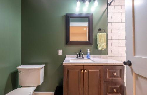 Mountain View Home w/Hot Tub - Close to Downtown! - Foto 19