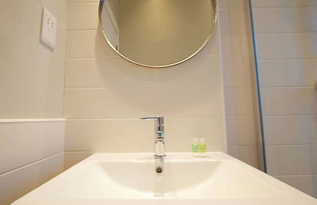 JOIVY City Centre Chic for two Next to Calton Hill - Photo 11