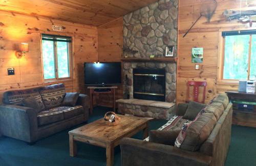 Four-Season Family Rental Hidden by Squaw Lake in the Northwoods of Wisconsin - Foto 5