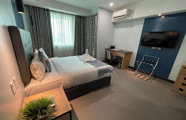 Homes at Bay Area Suites by SMS Hospitality - Photo 8