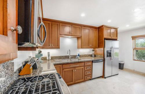 2BR-2 mins to Ocean-Sleeps 8-Pets - Photo 33