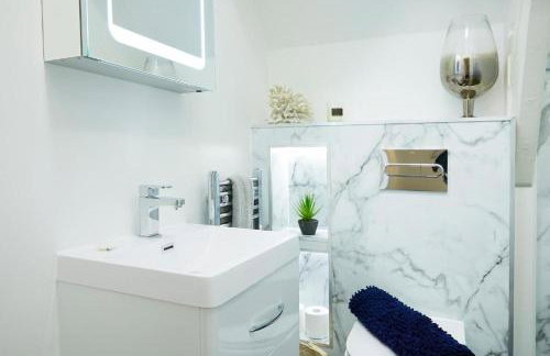 Modern Comfort in a Beautiful Location - No3 Rosedene Mews - Foto 2