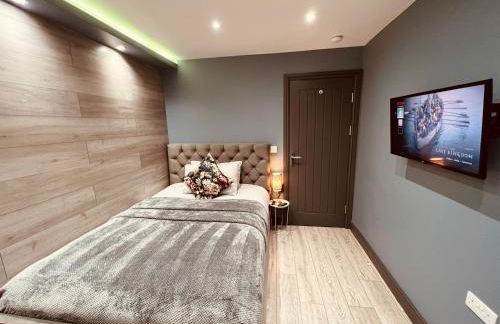 MODERN SUITES -5 Bedroom House- With FREE PARKING Birmingham city - Foto 38