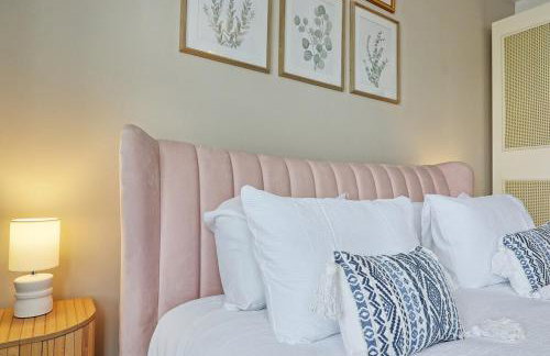 Beautiful 5 bed house, relaxing garden and driveway parking 10 min to the beach - Foto 45