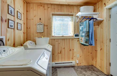 Lakefront Paradise with Private Boat Dock and Patio - Foto 24