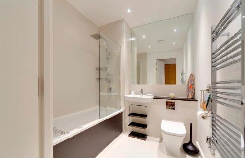 Pass the Keys Stunning and Spacious Modern Flat - Own Car Park - Foto 25