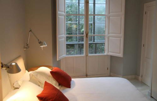 Elegant 2 Bedroom Apartment in Historic 1882 Building Central Sevilla Private Parking & Country Club Access - Foto 27