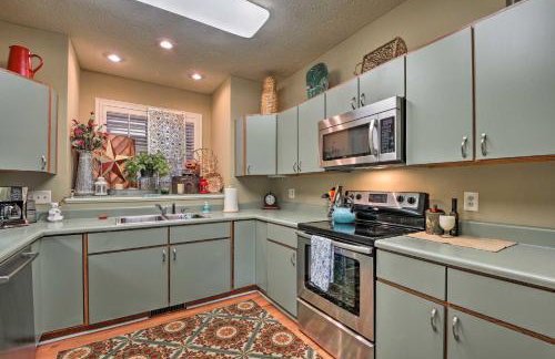 Lakefront Condo with Resort-Style Amenities and Marina - Foto 10