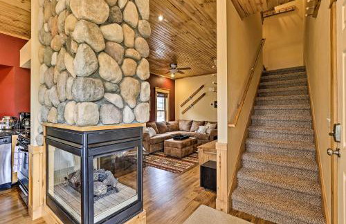 Fish, Hike and Ski Riverfront Granby Cabin! - Foto 6