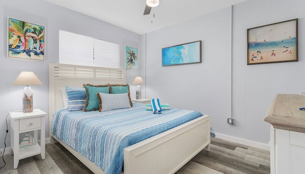 171 Washington ~ Dune Our Thing ~ Unit A ~ Fabulous Pool Home! 2 Bedroom Home by RedAwning - Foto 2, Habitación