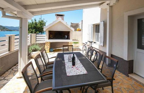 4 Bedroom Beautiful Home In Rogotin - Foto 2