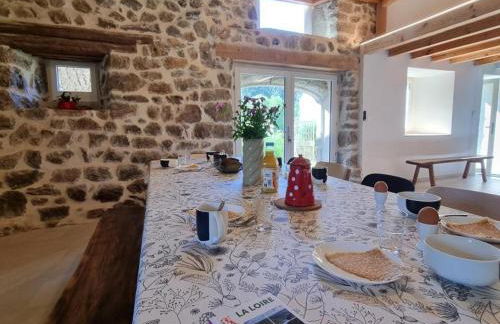 Gîte de charme à Usson-en-Forez avec bain nordique et confort haut de gamme - FR-1-496-359 - Foto 16