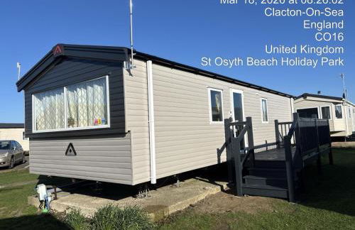 M&B Holiday Home 2025 Cozy Beach side Caravan 4 Beds, 3 Sofa Bed, 7 Sleep, Wifi, Tea and Coffee, Free Parking - Foto 3