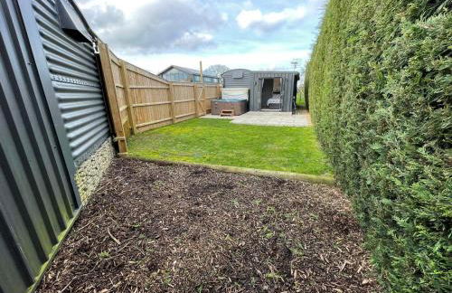 Maple Lodge Quirky Salvaged Railway Carriage with Hot Tub - Foto 4