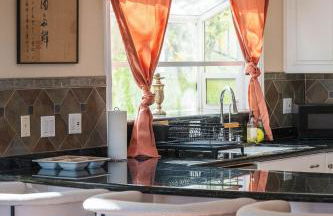 Beautiful Monterey Park Home With a View, Backyard and BBQ - Foto 36