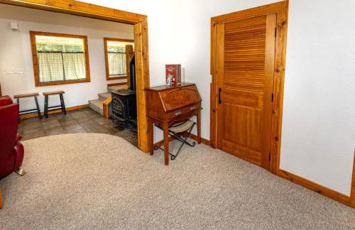 Private Two-Cabin Retreat Near Silverwood Theme Park - Sleeps 15 - Photo 65