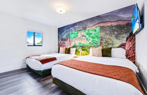 The World's Mansion - Game Room, 9 Bedrooms, HtdPool, Mini Golf, BBQ - Foto 36