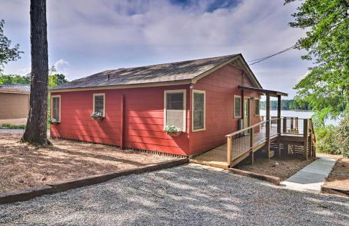 Waterfront Lake Martin Home with Grill and Beach! - Foto 25