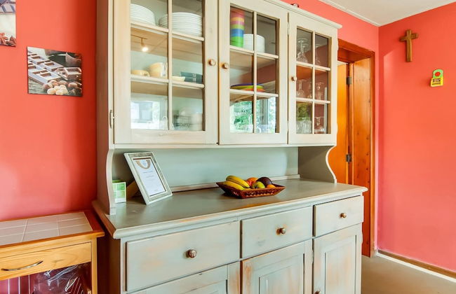 Tranquil Holiday Home With Private Garden - Photo 9