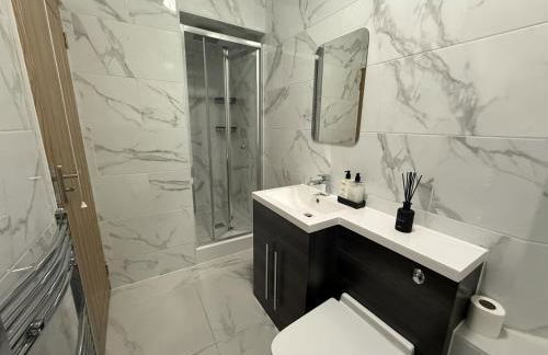 Southend Apartment With Parking, Private Garden and Beach Side Location - Foto 35