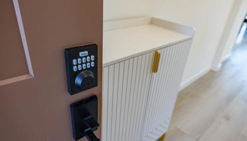 Modern Charming 4BR Home, Family Friendly, Office Space, Fast WiFi, Free Parking - Foto 5