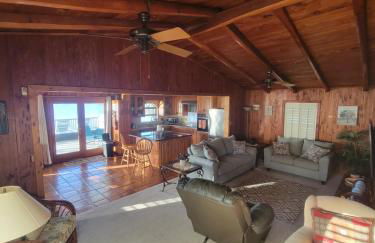 Lake House Retreat - Photo 26