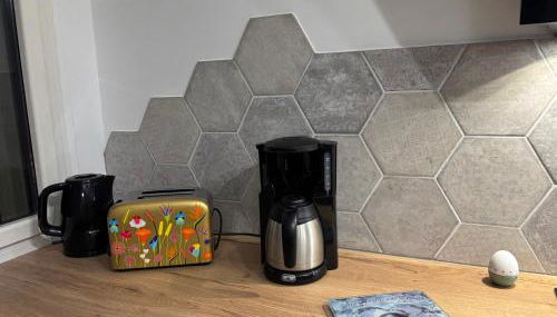 BedinReims elegant green bottle quiet and close to center free parking and wifi free ideal 5 à 9 Adultes - Foto 3, toaster