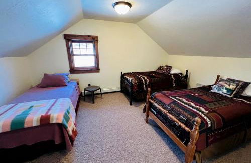 Scenic Mountain Cabin with Creekside Deck & Outdoor Fireplace near North Meadow Creek, Montana - Foto 27