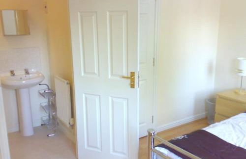 Fantastic 4 bed house with 3 bathrooms in pleasant location - Foto 6