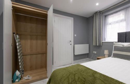 Bright 2-Bedroom Ensuite Apartment with Kitchen - Foto 3
