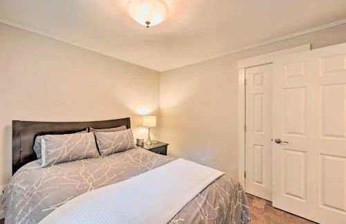 Near I-405 and 1 Mi to Dtwn! Kirkland Family Home - Foto 21