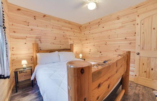 Scenic Evans Hideaway Steps to Lake Huron! - Foto 14