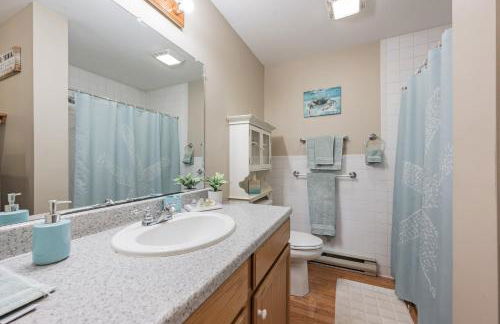 Cozy Bungalow Just Minutes from Mystic, Westerly Beaches, Boating and Casinos! bungalow - Foto 7