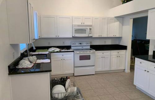 Holiday Hideout - Photo 7