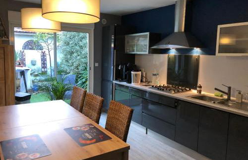 Agréable maison de ville ,calme avec tous les commerces à 150M - Foto 12