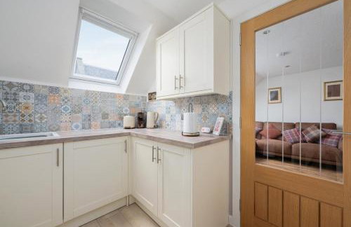 Historic 1BR Home in Culross Near Filming Sites - Foto 41