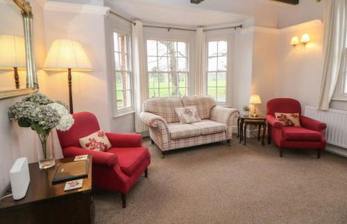 South Lodge - Longford Hall Farm Holiday Cottages - Photo 6