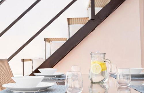 City Center Penthouse with Solarium 2 minutes from the Beach - Photo 17