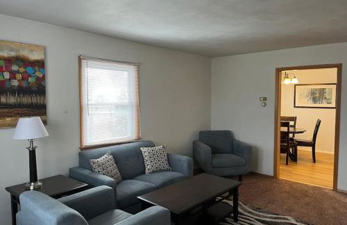 Prime Location Amazing Unit Close to Downtown - 2 queen beds - Photo 1